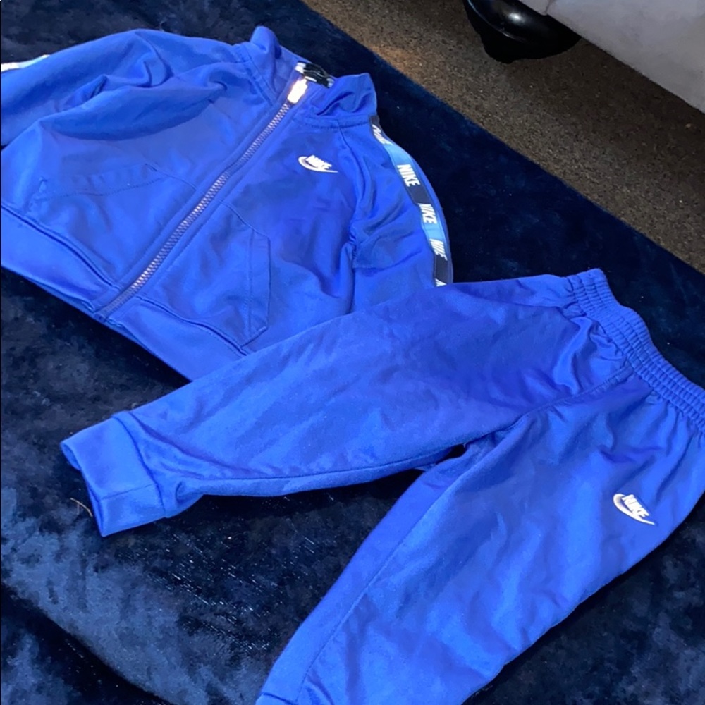 Nike sweatsuit